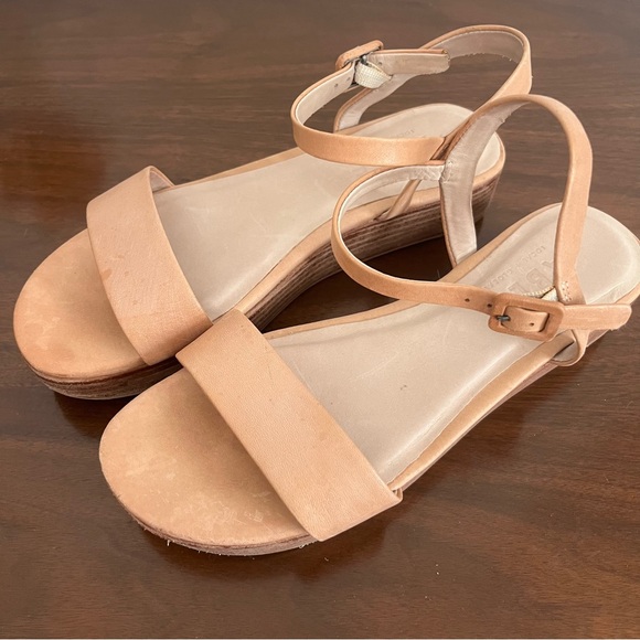 ABLE Larissa Leather Platform Sandals Vachetta Beige w Buckle Strappy Shoes Sz 6 - Picture 7 of 9